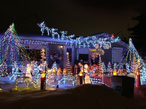 You have to see this Christmas light show in Edmonton