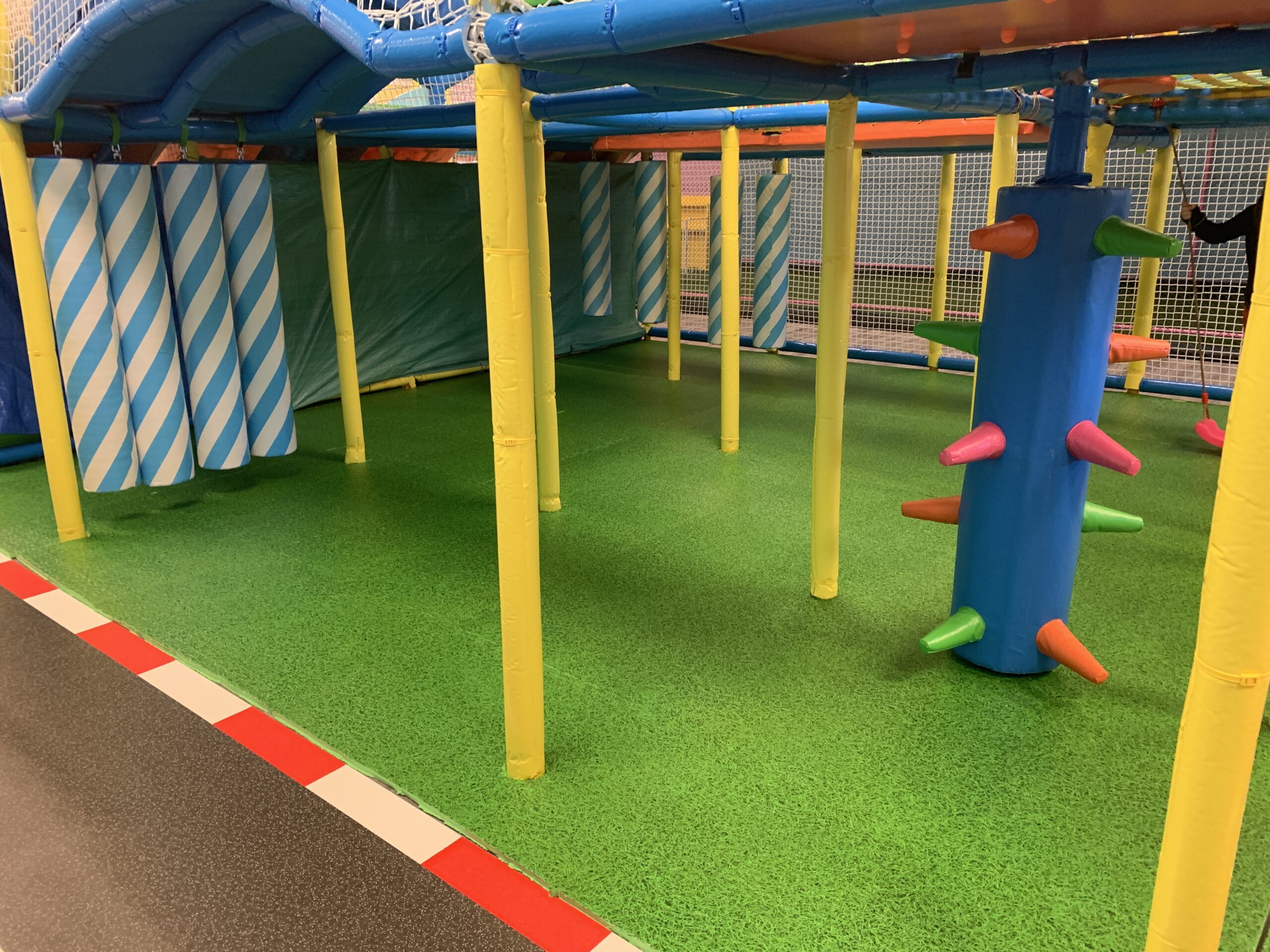 Grizzly Cubs Den Indoor Playground